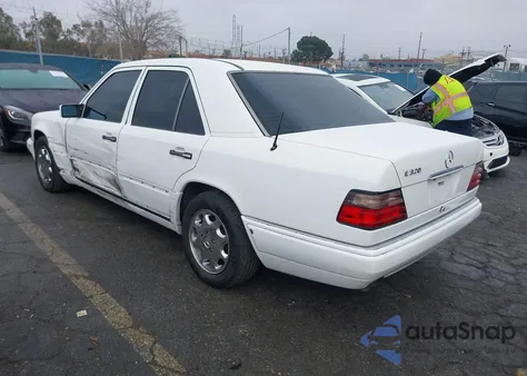 1995 Mercedes-Benz E 320 Base/320 Special z USA, uszkodzony, nr VIN WDBEA32E9SC193150
